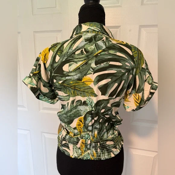 Sunburnt kiss green pattern top - Picture 4 of 8